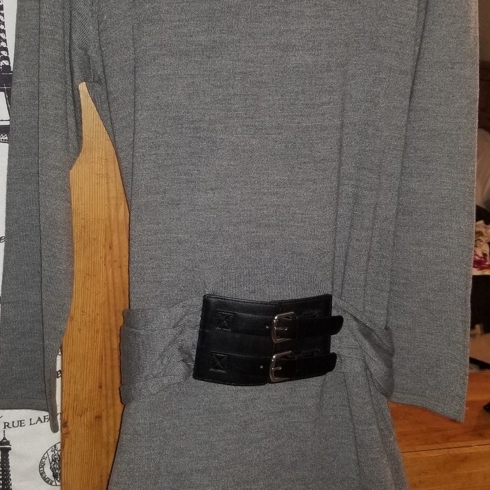 Dress - Picture 6 of 8